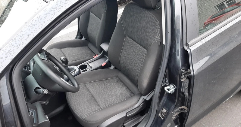 Opel Astra cena 24500 przebieg: 220000, rok produkcji 2012 z Milanówek małe 137